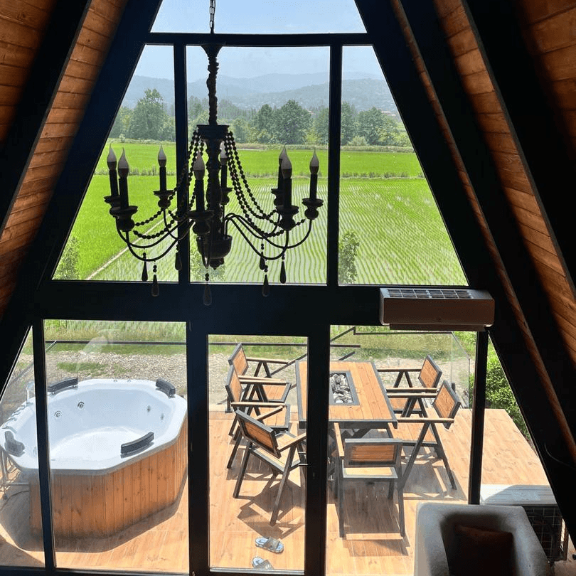 کلبه سوئیسی جکوزی دار در روستای بالف کلای شرقی سوادکوه - دوخواب  سالن