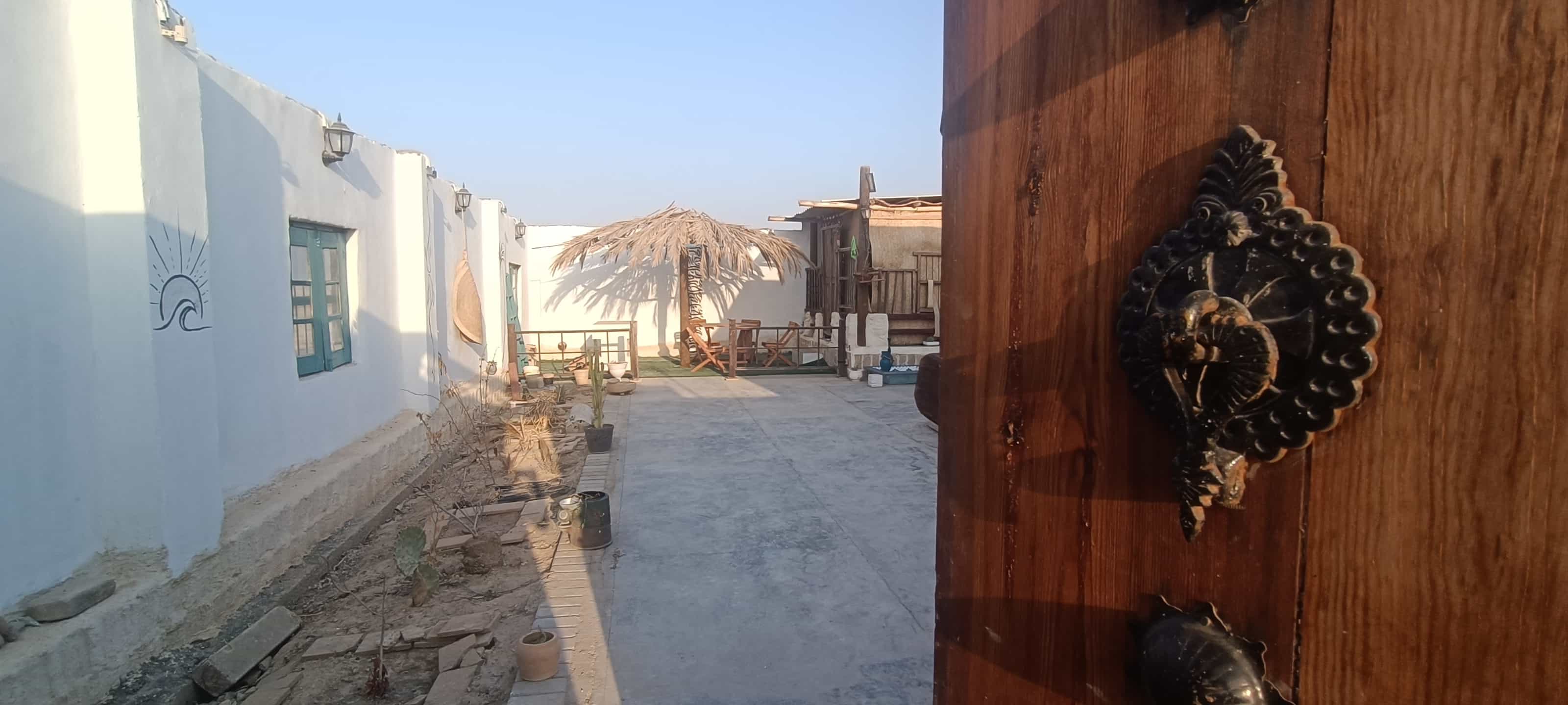 اقامتگاه ساحلی در روستای بربو دلوار - 18 متری طبقه اول نما سوئیت بالا