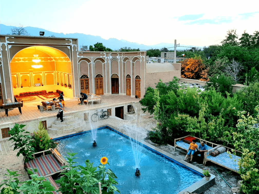 اجاره اقامتگاه بوم گردی سنتی در مهریز مزویرآباد | جهانگرد 9 چهارتخته