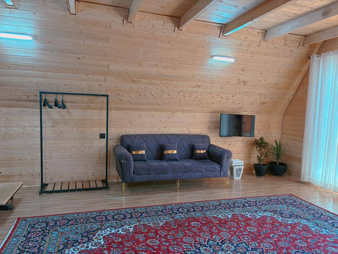 اجاره کلبه سوئیسی با ویوو دریاچه در گاوانکلا لفور نما کلبه