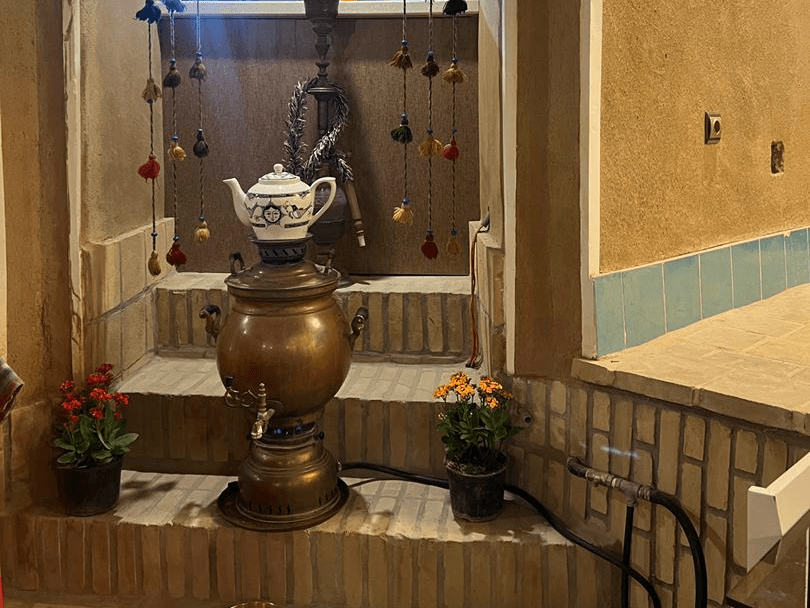 اجاره اقامتگاه سنتی در یزد - سنتی محوطه