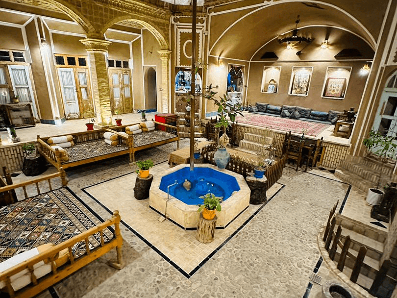 اجاره اقامتگاه سنتی در یزد - پسته 104 محوطه