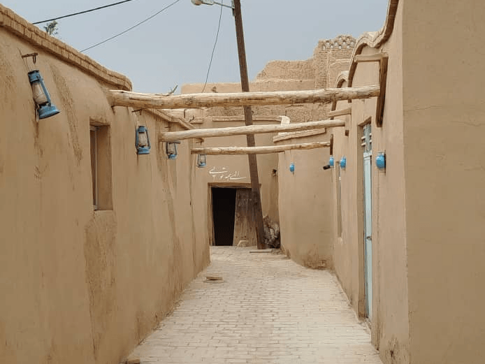 اقامتگاه بومگردی در ابرکوه یزد - تاق 3 حیاط