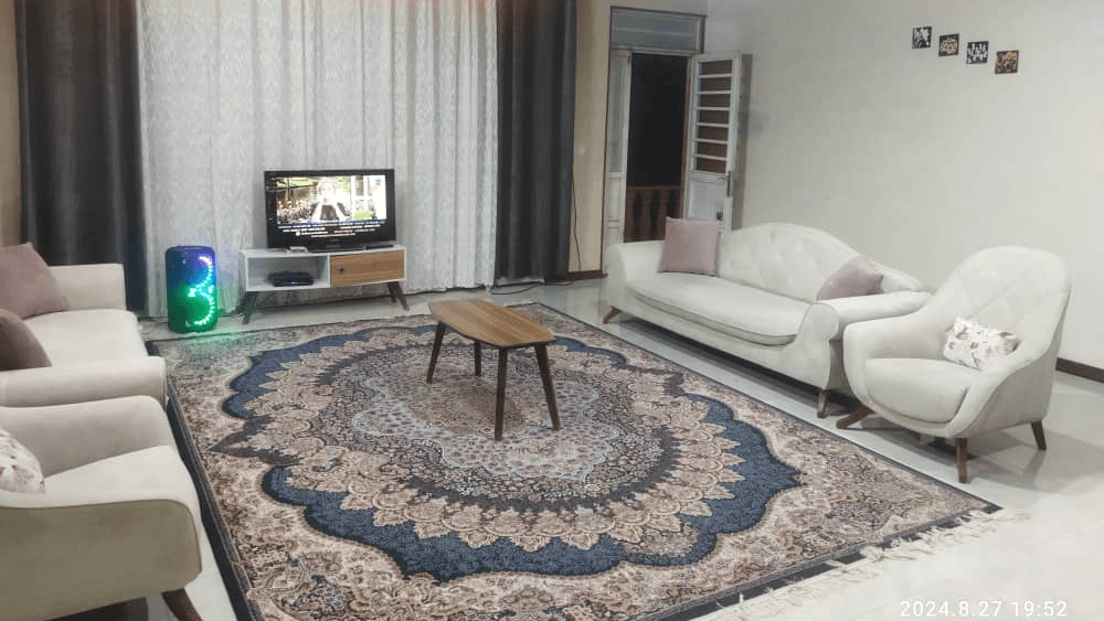 ویلا با استخر سرپوشیده دو خوابه در قلات شیراز