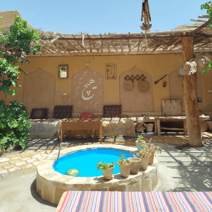 اقامتگاه بومگردی در ابرکوه یزد - تاق 3 حیاط