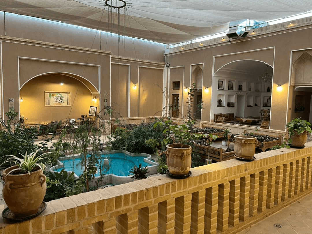 اقامتگاه بوم گردي در خیابان فهانی یزد - ١٠٦ اتاق
