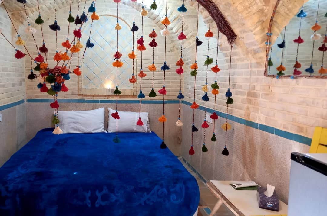 اجاره اتاق سنتی دو تخته مستردار در شیراز - درب شازده