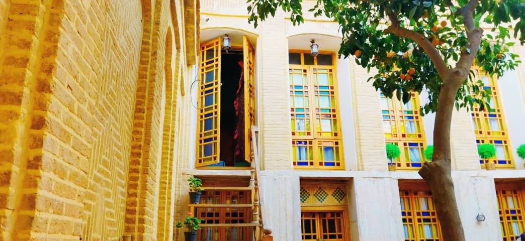 اجاره بومگردی سنتی سه تخته مستردار در شیراز - کل مشیر