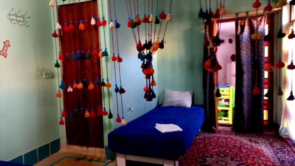 اجاره بومگردی سنتی سه تخته مستردار در شیراز - چپرخونه