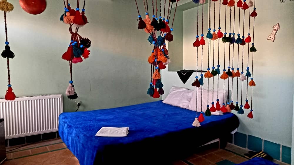 اجاره بومگردی سنتی سه تخته مستردار در شیراز - چپرخونه