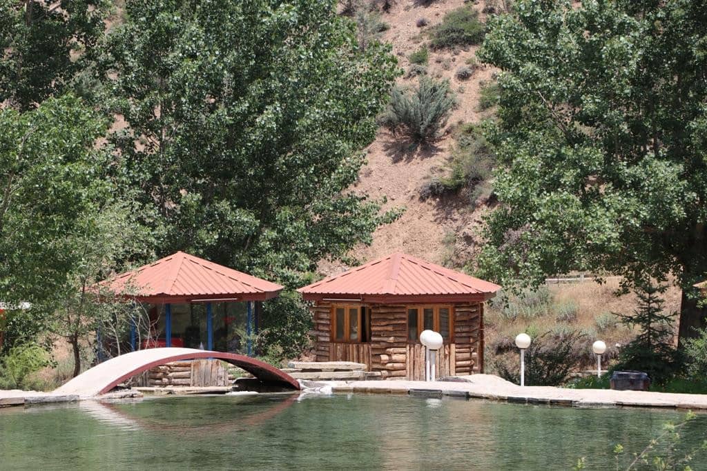 رزرو کلبه چوبی درباغ تفریحی دیوچشمه پول