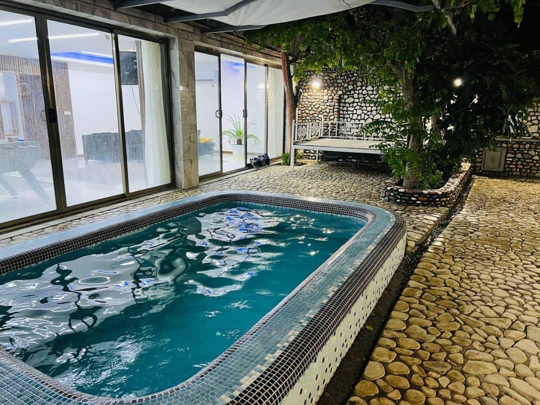 اجاره ویلا استخردار در باغبهادران-ابوذر دوخوابه 100 متری