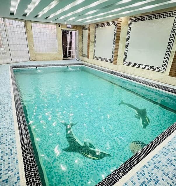 اجاره ویلا باغ دوبلکس با استخر سرپوشیده آبگرم در باغبهادران - نزدیک رودخانه