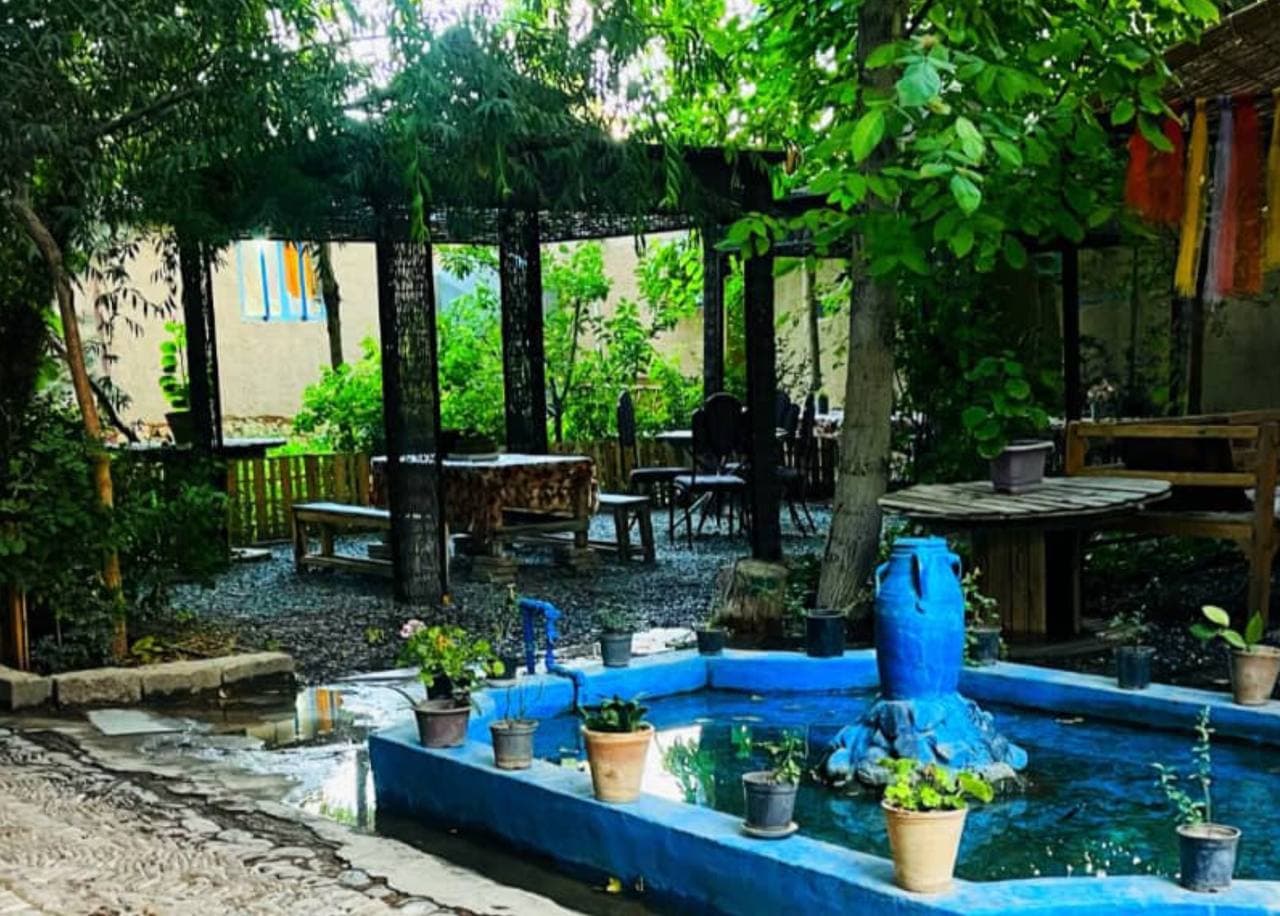 محوطه حیاط