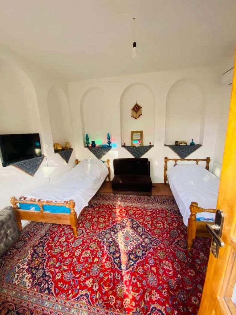 اجاره اتاق بومگردی در باغستان نطنز - ماه بانو