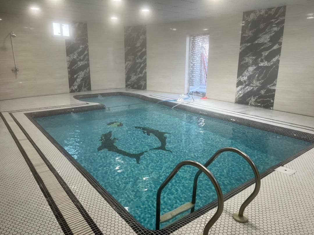 اجاره باغ ویلا با استخر آبگرم در باغبهادران-دوخوابه 90 متری