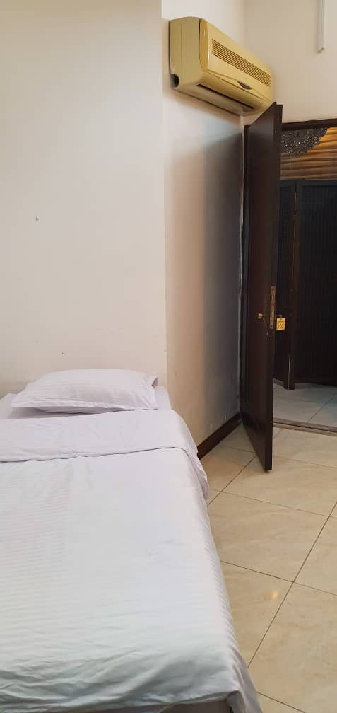 اجاره سوئیت تکخواب در راه آهن قم-پنج تخته