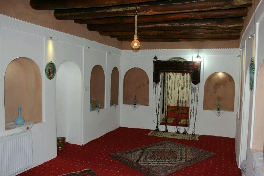 اجاره اقامتگاه بومگردی در میدان امام مهدی شهر - چراغ علی اعظمی