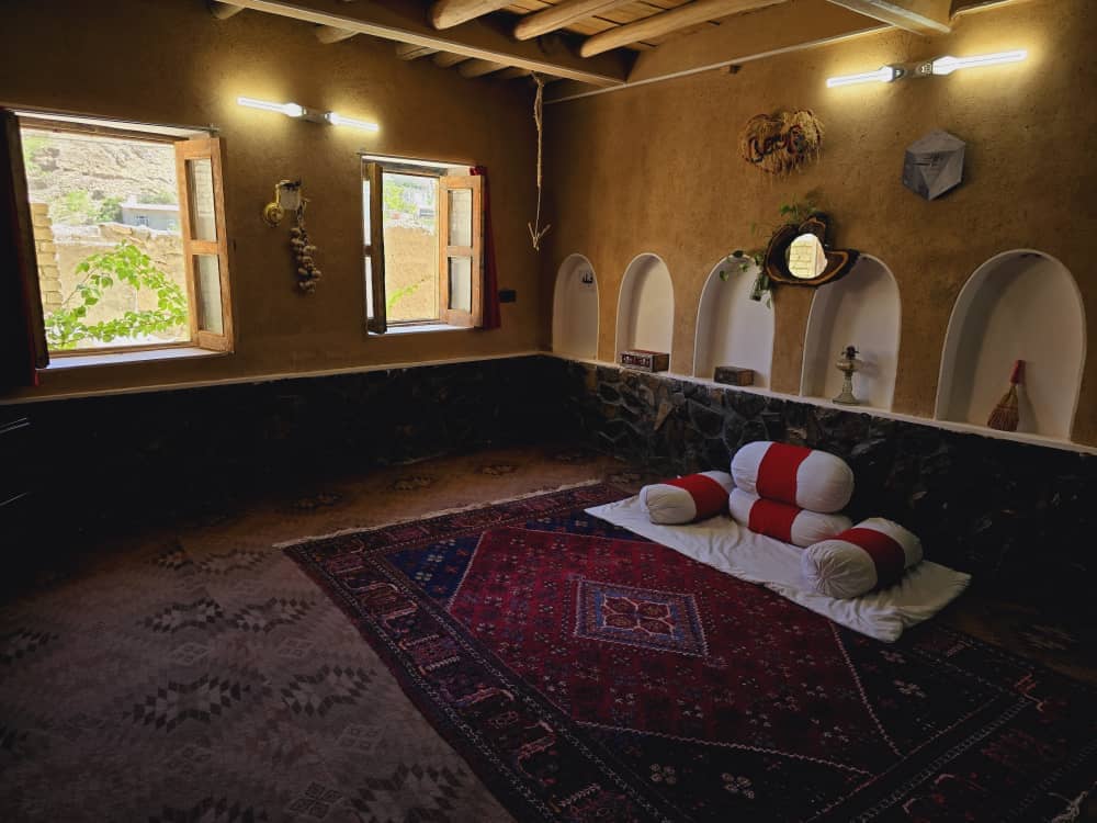 اجاره اتاق بومگردی در بَرزُک کاشان - گل یاس