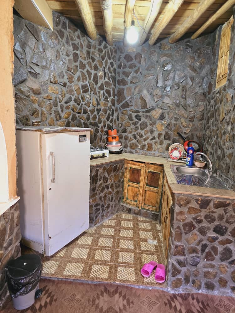 اجاره اتاق بومگردی در بَرزُک کاشان - گل یاس