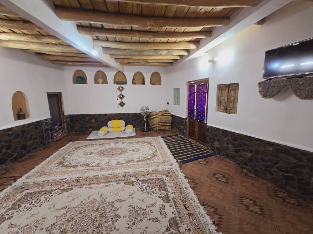 اجاره خانه روستایی در بَرزُک کاشان - بهار نارنج