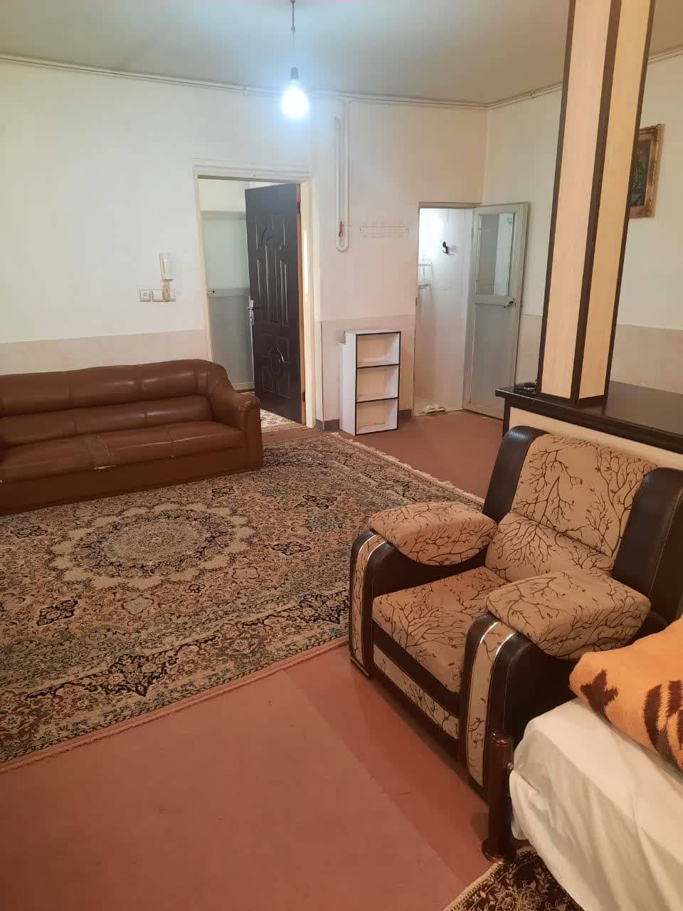 اجاره سوئیت در خیابان غفاری اراک - طبقه همکف