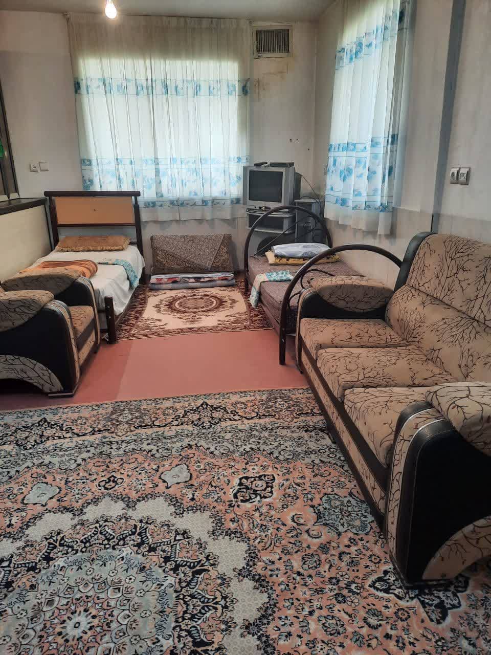 اجاره سوئیت در خیابان غفاری اراک - طبقه همکف