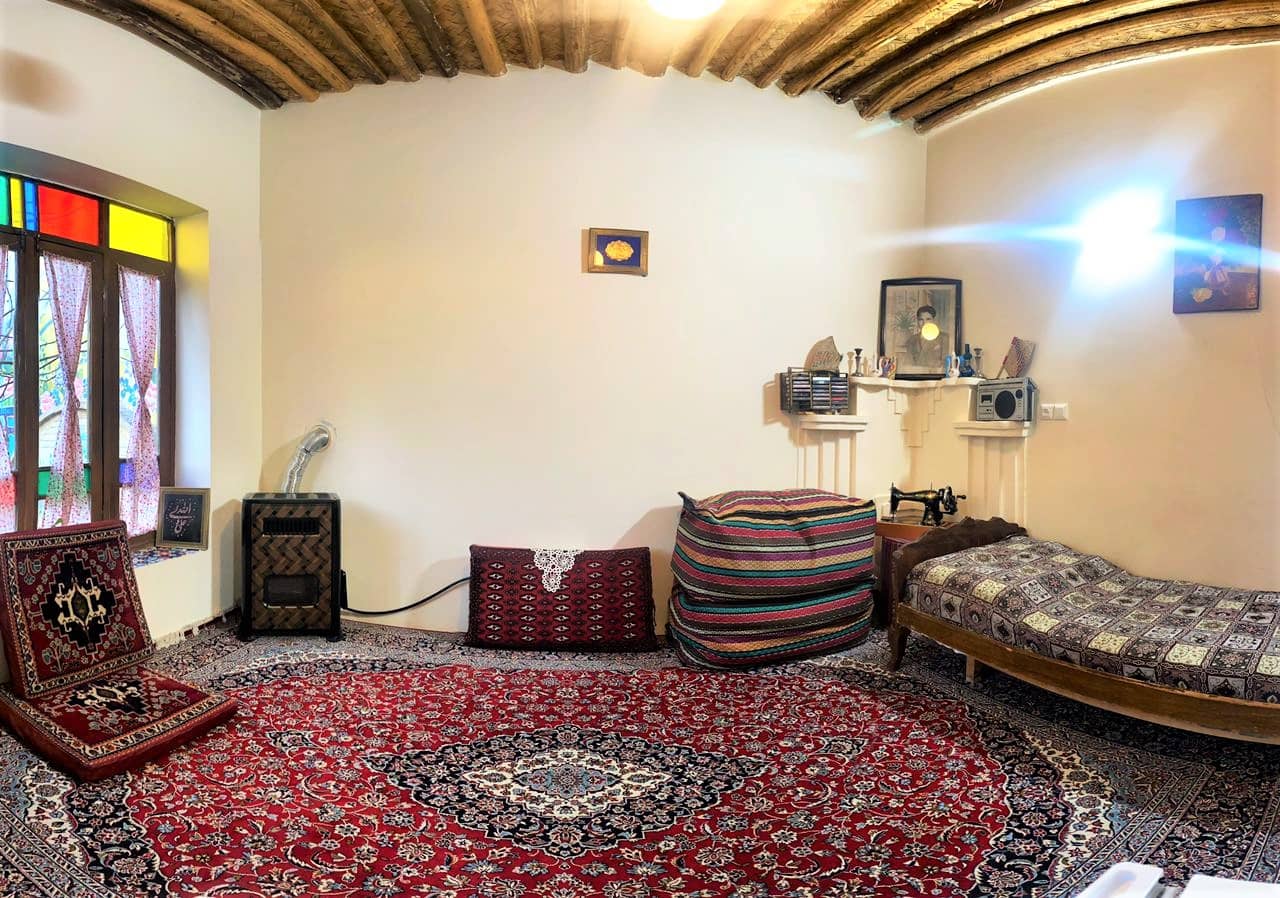 اجاره اتاق سنتی دوتخته غیرمستر در لطفعلی خان زند شیراز - گوهربانو