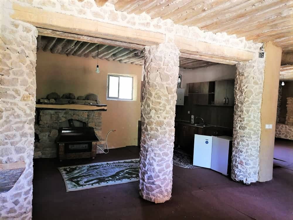 اجاره خانه سنتی در سربست سپیدان - 90 متری دوخوابه