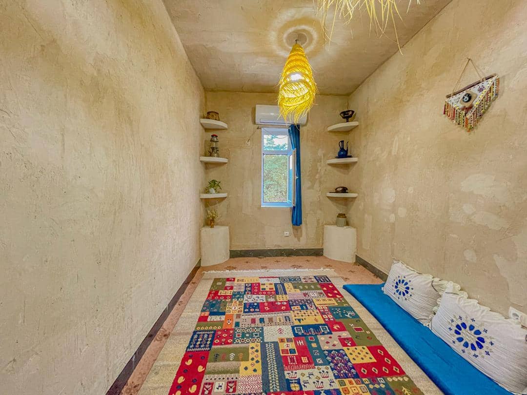 اجاره اقامتگاه بومگردی در میانخره خورموج - اتاق 2-12 متری