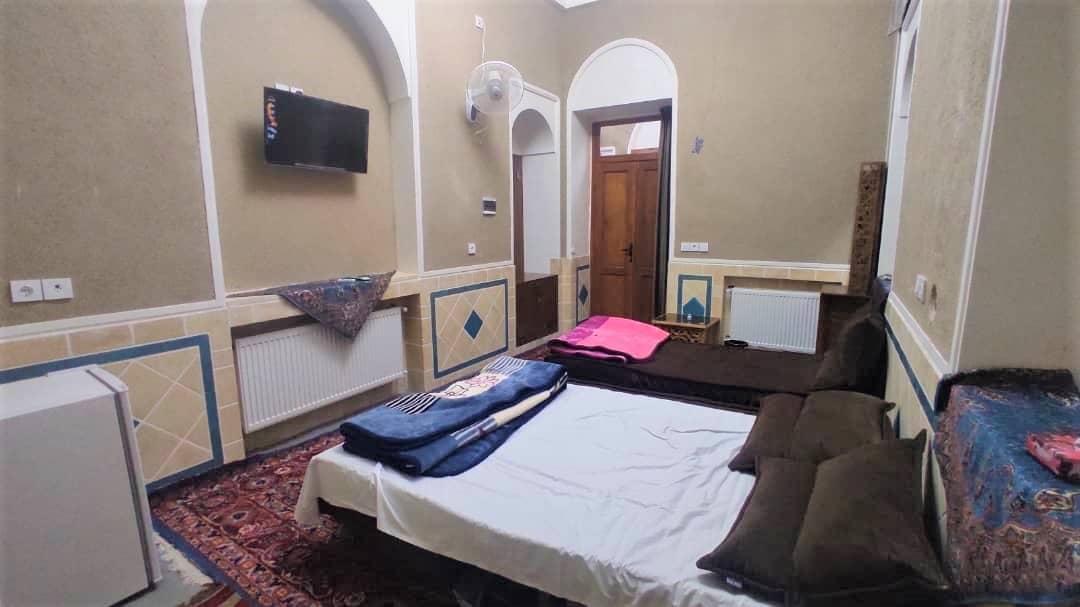 اجاره اتاق 3تخته سنتی در دکتر طبا نائین
