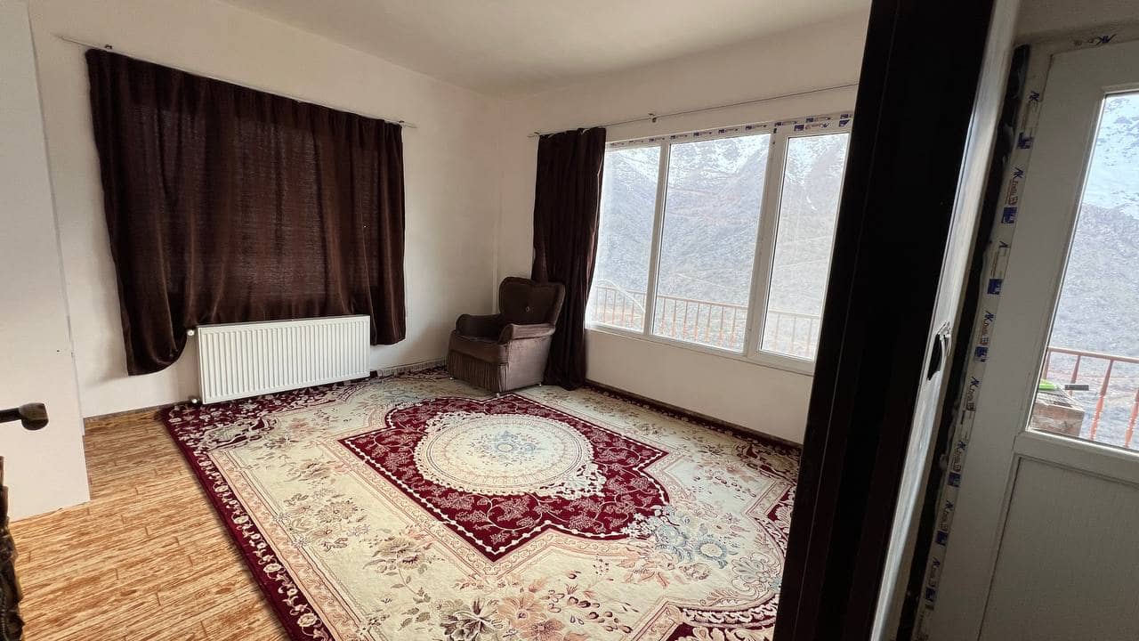 اجاره آپارتمان دوبلکس در اورمان تخت - کردستان180 متری طبقه ی دوم