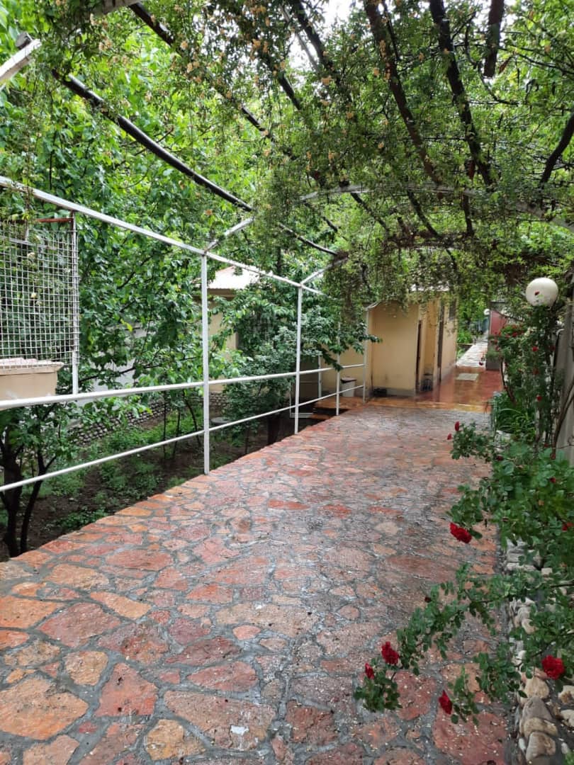 اجاره ویلا لب آب در اردال باغبهادران-دوخوابه 130 متری