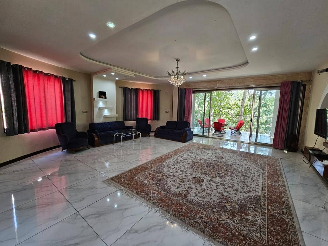 اجاره ویلا باغ با استخر سرپوشیده آبگرم در باغبهادران - نزدیک رودخانه