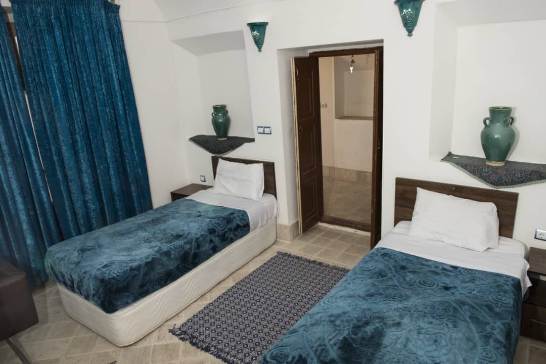 رزرو هتل سنتی در مرکز شهر یزد - عطار