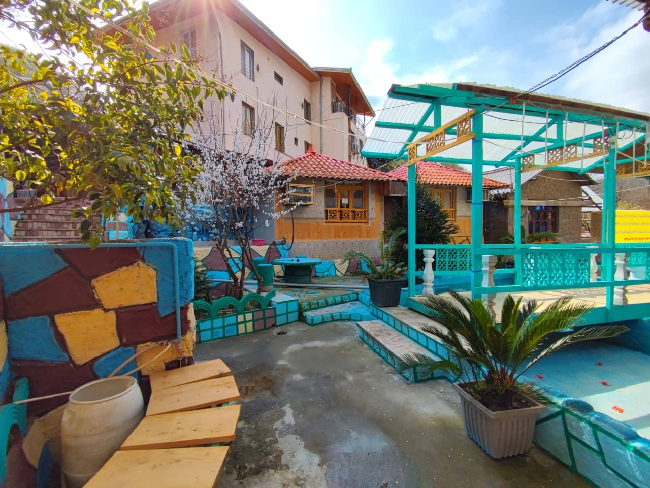 اجاره سوئیت جنگلی در روستای جمشیدآباد سوادکوه زیر آب - 200 چکاوک