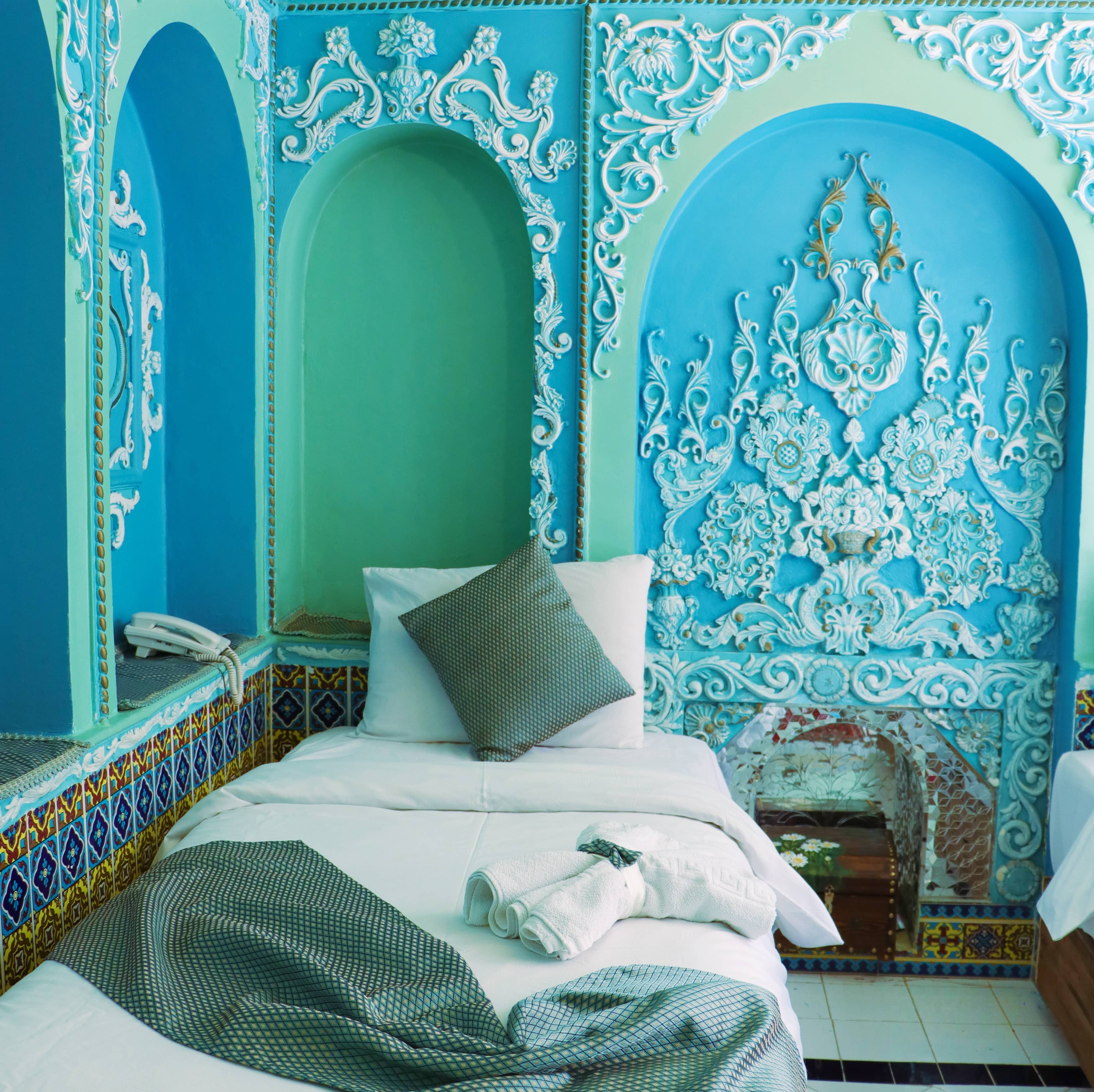 اجاره اتاق سنتی در 9 دی شیراز - گوشواره راست