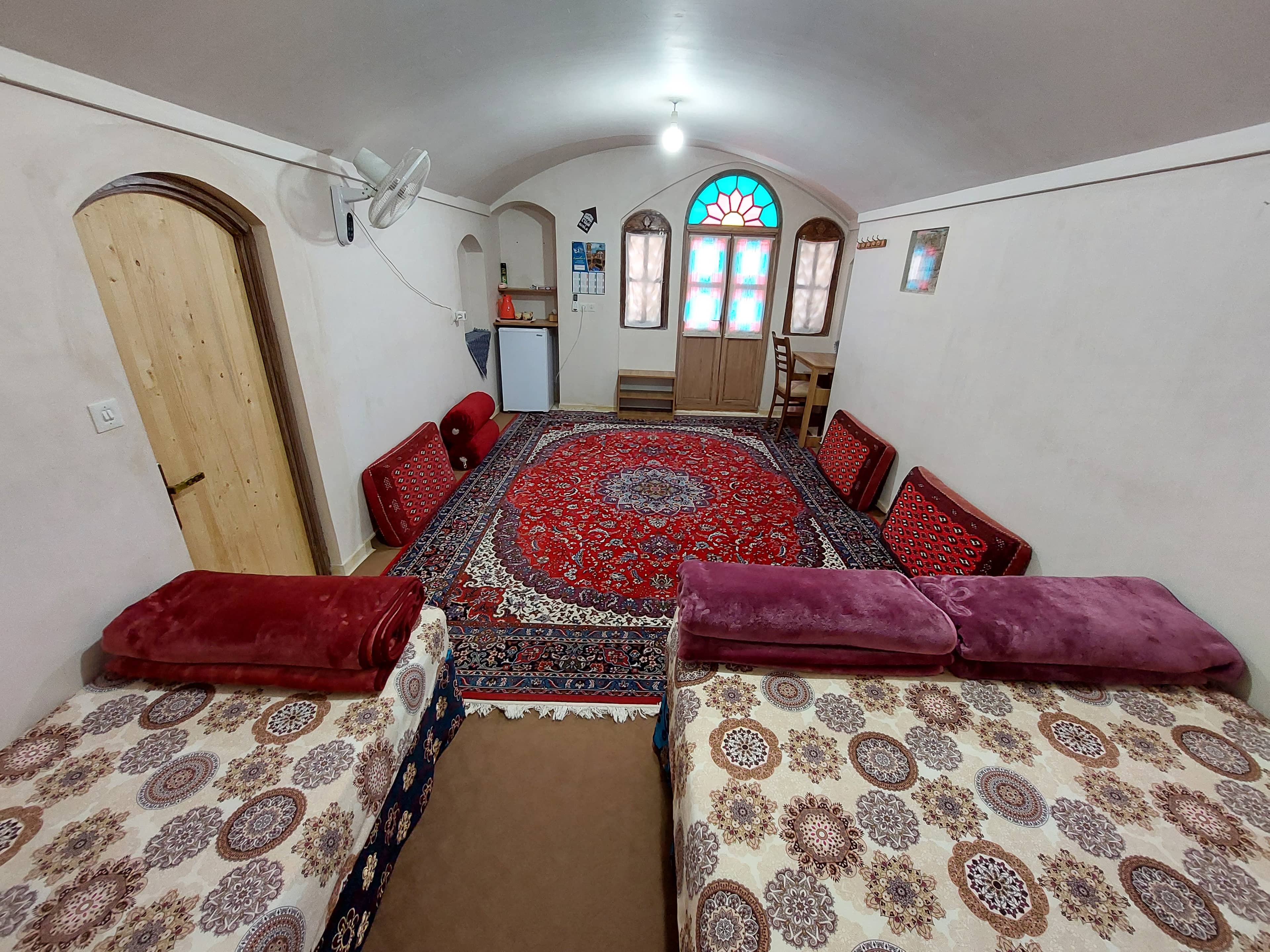 اجاره اتاق سنتی در 22بهمن آران بیدگل - سیمین دخت