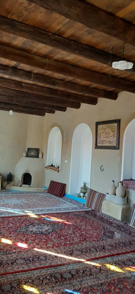 اجاره بومگردی سنتی در بیابانک سرخه - سالن