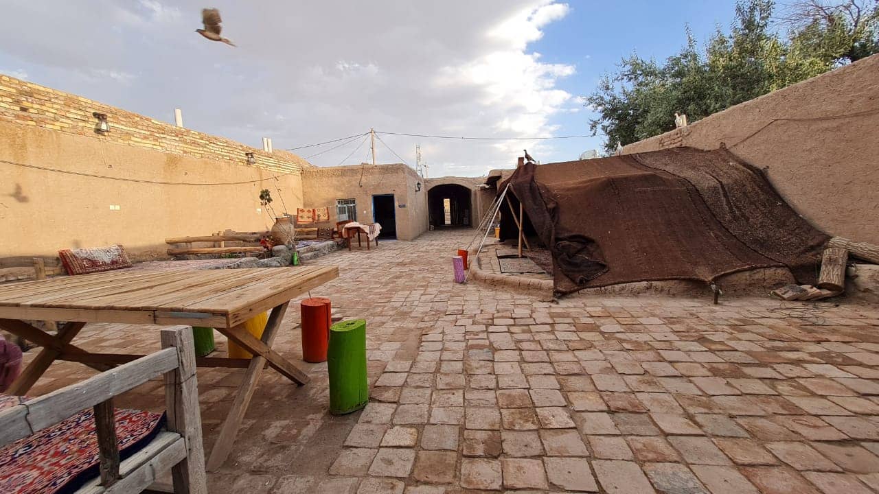 اجاره خانه سنتی در رضا آباد بیارجمند - 18متری