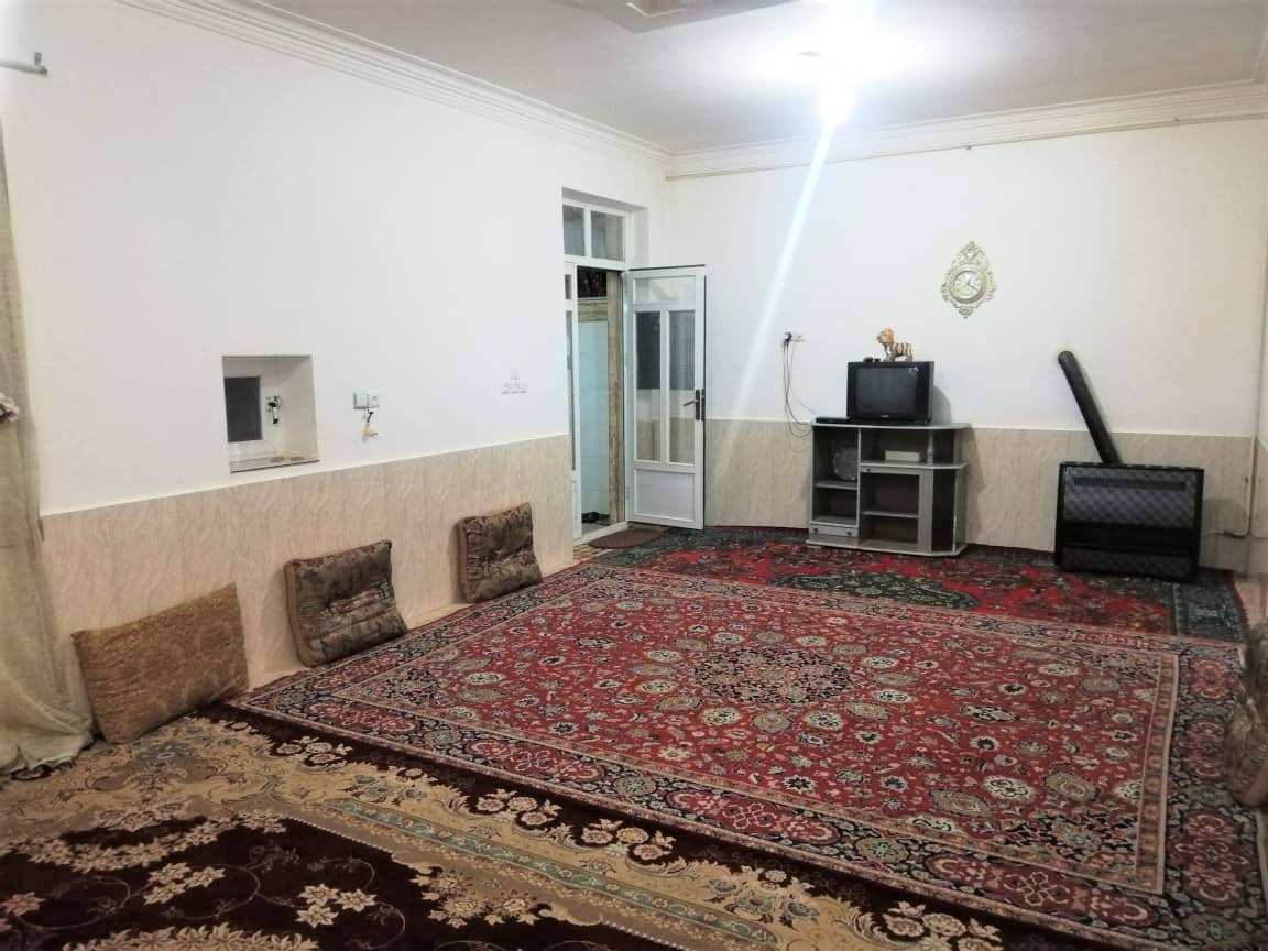 اجاره منزل ویلایی در طالقانی طبس - دربست حیاط دار