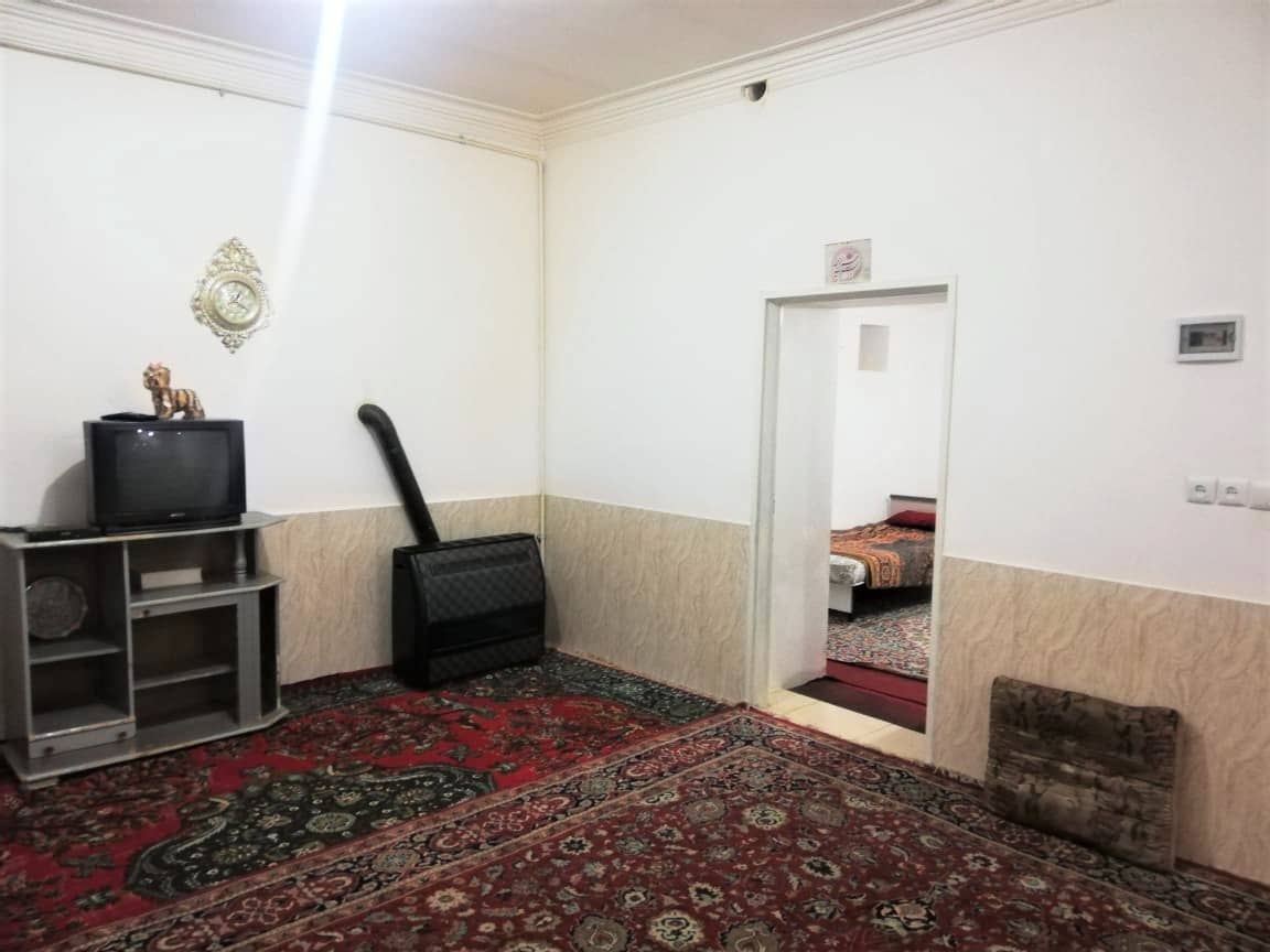 اجاره منزل ویلایی در طالقانی طبس - دربست حیاط دار