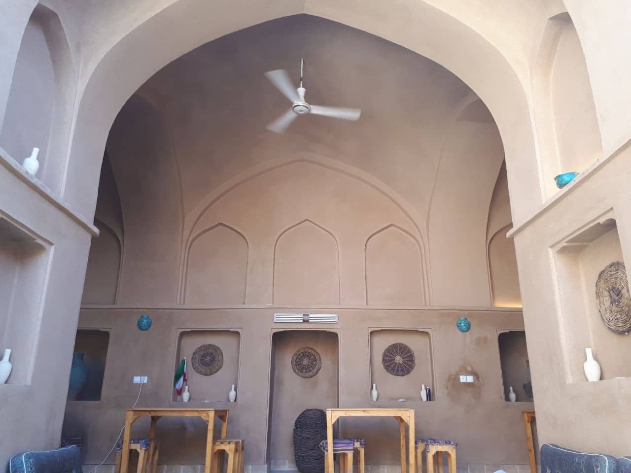 اجاره اقامتگاه سنتی در شهداد یزد -استراحتگاه خاقانی