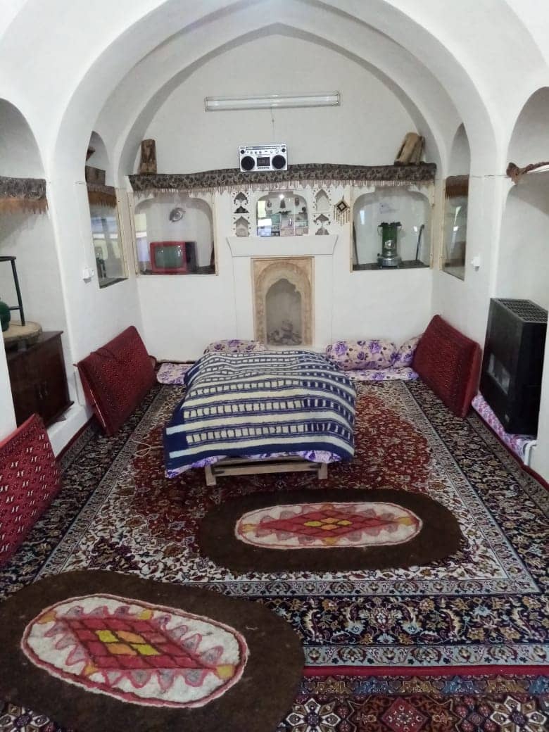 اجاره اقامتگاه سنتی در بیابانک سمنان - سرخه - شاهنشین