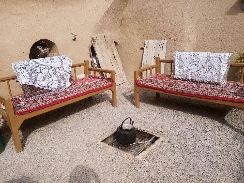اجاره اقامتگاه بومگردی در بیابانک سرخه - دستکند