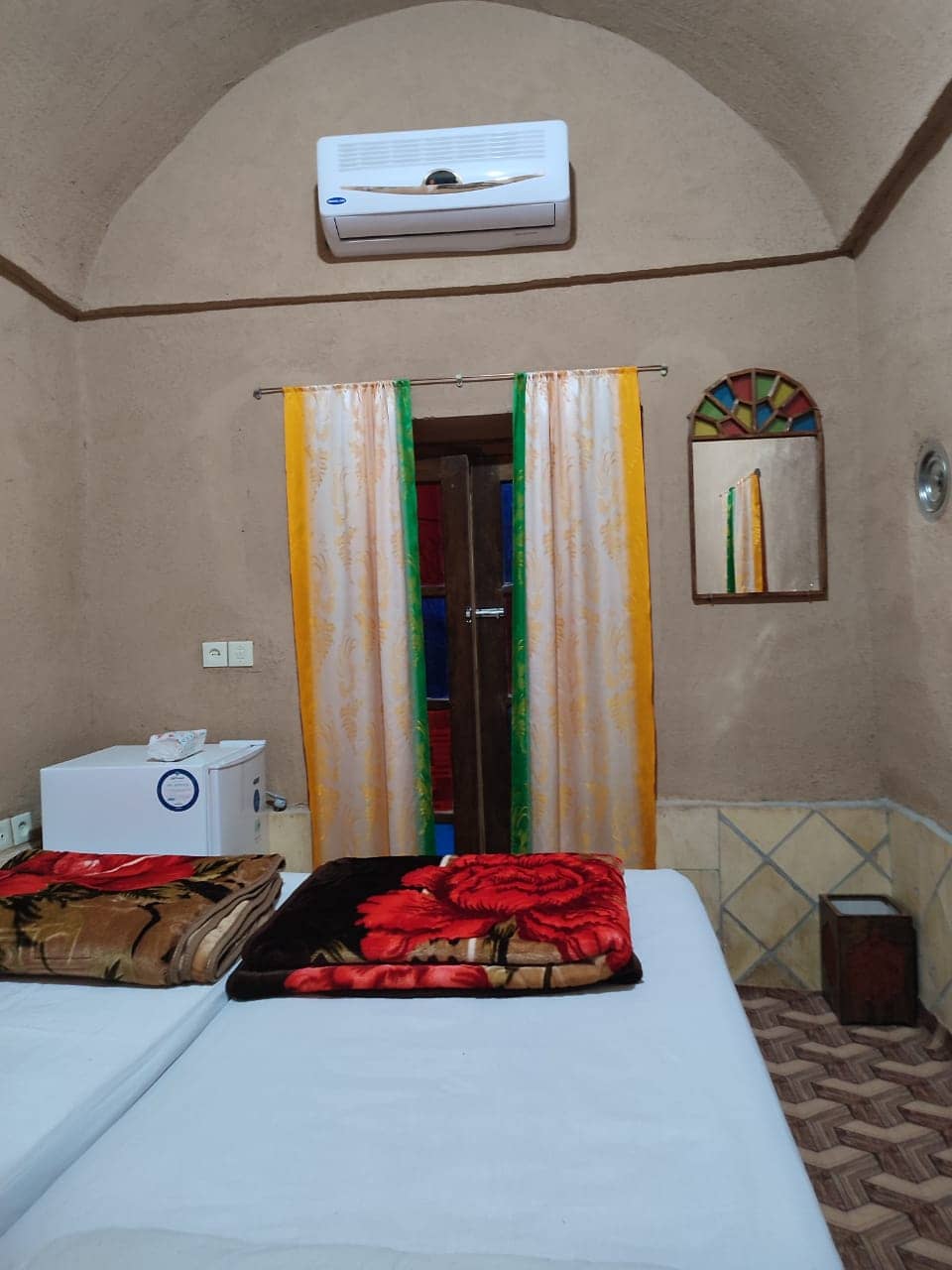 اجاره خانه سنتی در مدوار مهریز - شبنم