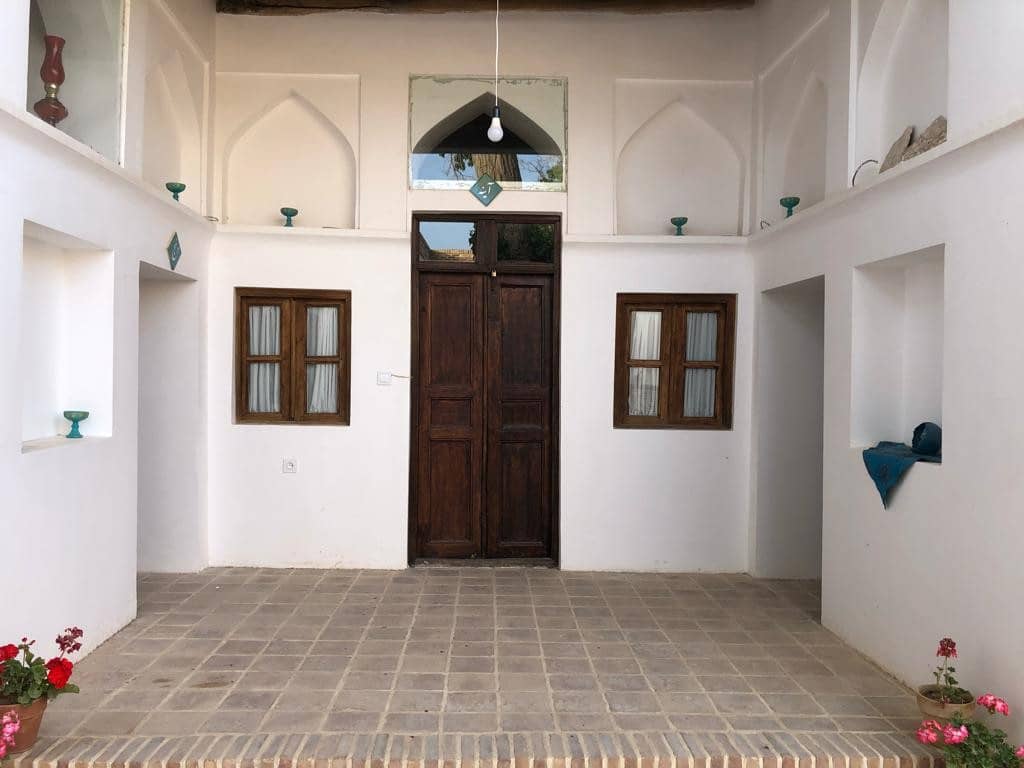 اجاره اتاق سنتی در آزادی تفرش - آینه