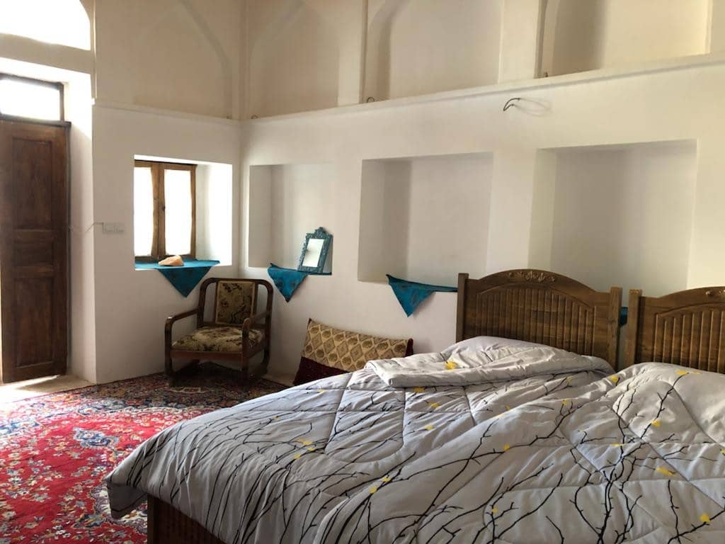 اجاره اتاق سنتی در آزادی تفرش - آینه