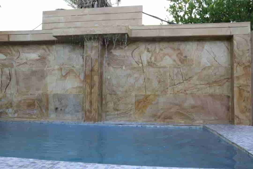 اتاق سنتی در باب انار شهر خفر - بیژن و منیژه