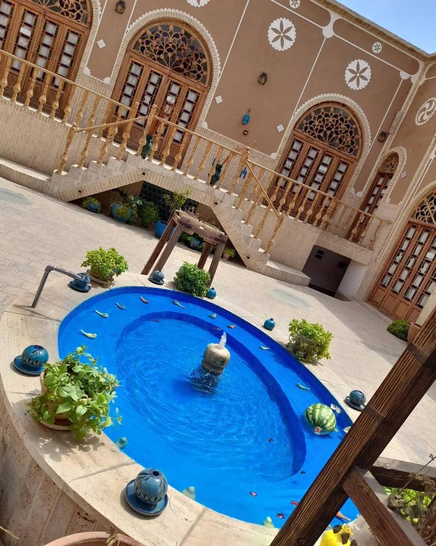 اجاره هتل سنتی در مهدی یزد - توئین